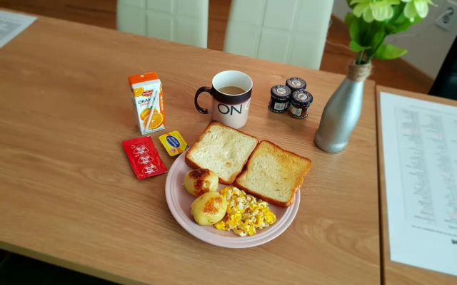Buzz Guest House - Hostel