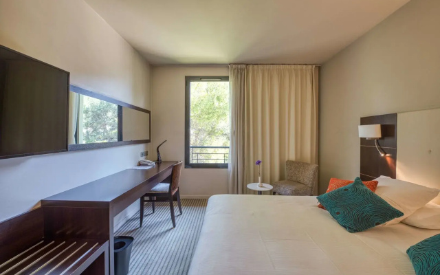 Mercure Aix-en-Provence La Duranne Gare TGV