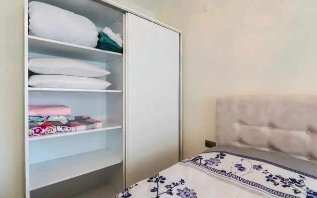 Seven Stars Apartments