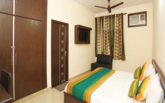 OYO 15929 Comfort Residency