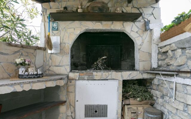 Lovely Apartment in Pirovac With Balcony