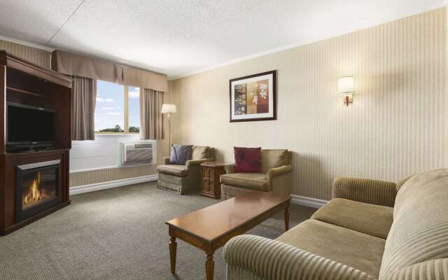 Days Inn & Conference Center by Wyndham Bridgewater