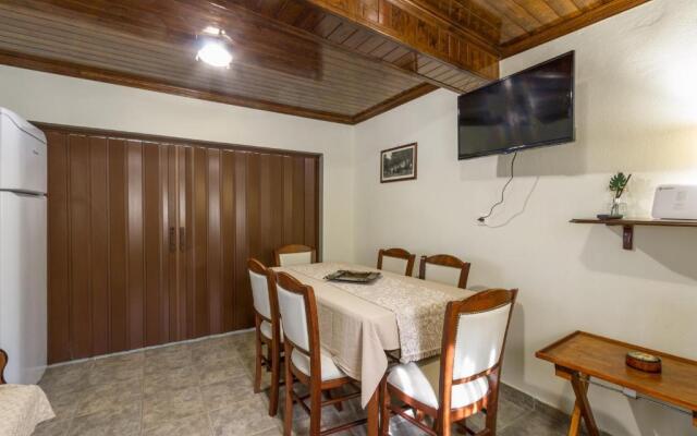 Konstas Stone Island House in Meganisi