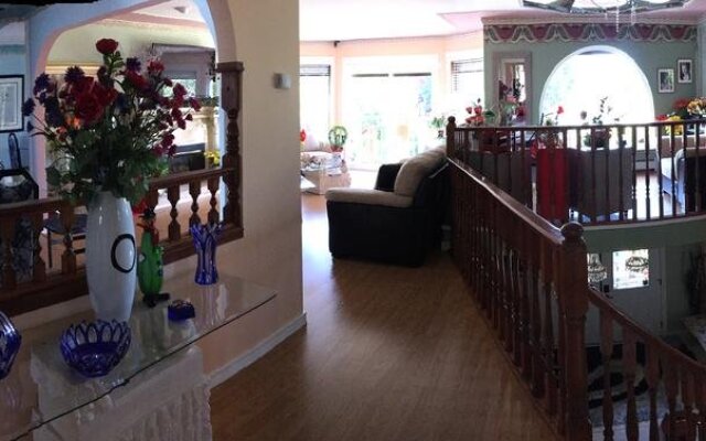 Dianas Luxury Bed And Breakfast Vancouver