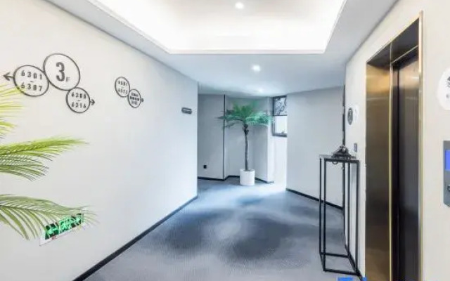 PALACE HOTELS(Daxing Longhu Tianjie Biomedical Base Subway Station Store)