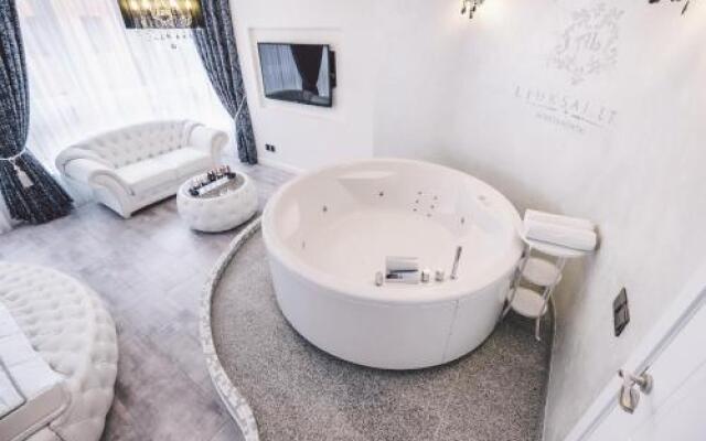 Supreme Jacuzzi Apartment