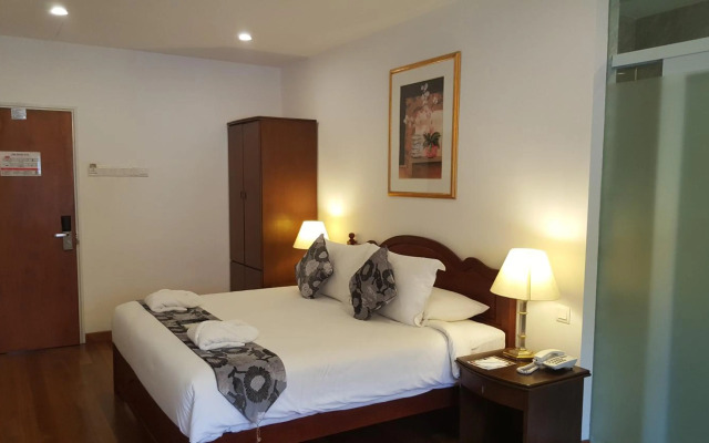 Heeren Straits Hotel