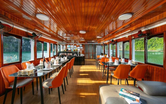Halong Fantasea Cruise