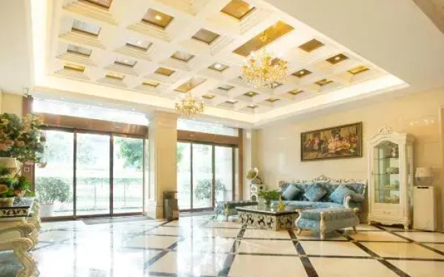 Baoli Xiangxun Theme Hotel