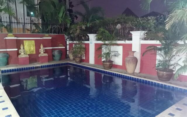 Baan Kanittha - 5 Bedrooms Pool Villa