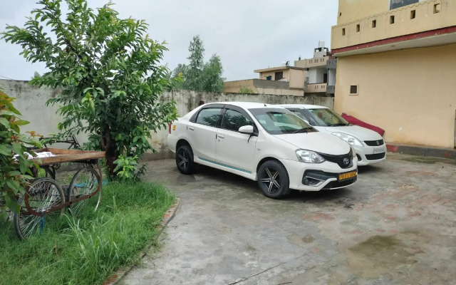 Oyo 92004 Rajeev Pg Guest House