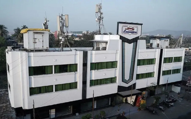 Hotel Naaz Executive Near T2 Airport