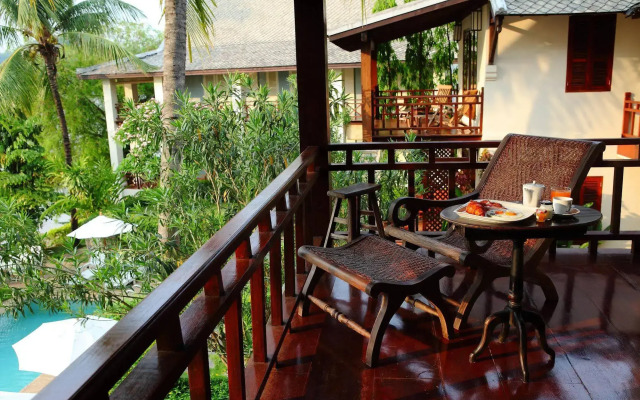 Sunset Villa by Burasari