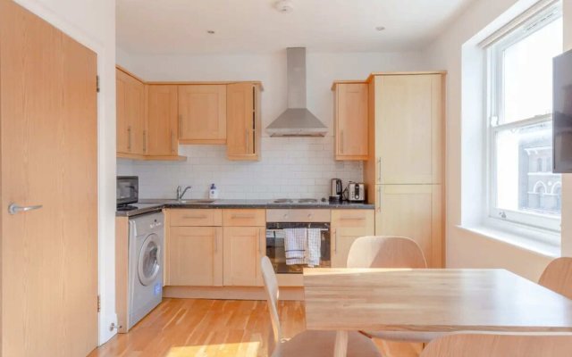 Contemporary 1BD Flat - Camden