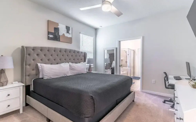 3285 Windsor Island