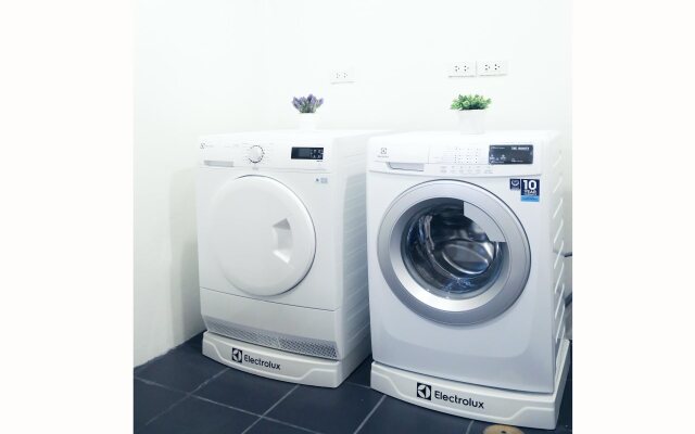 Lamurr Sukhumvit 41 - Hostel