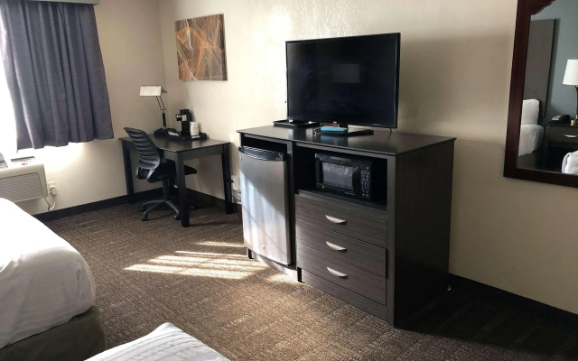 Baymont by Wyndham Chester IL Hotel