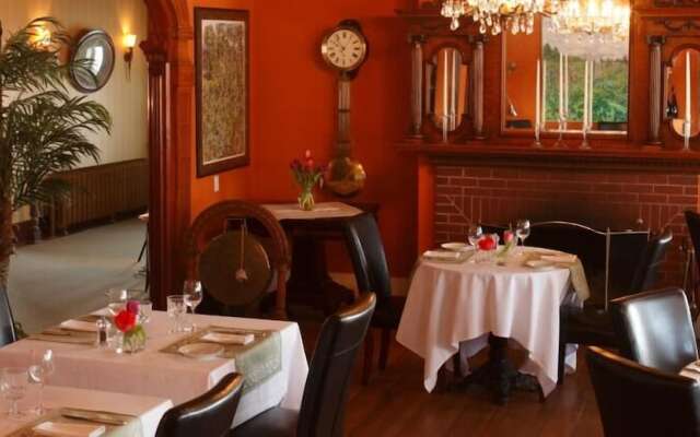 Rossmount Inn