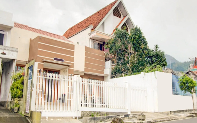 OYO 90175 Tl Guest House