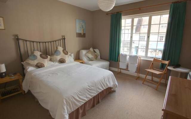 Lovely Apartment in Cranbrook With Serene View