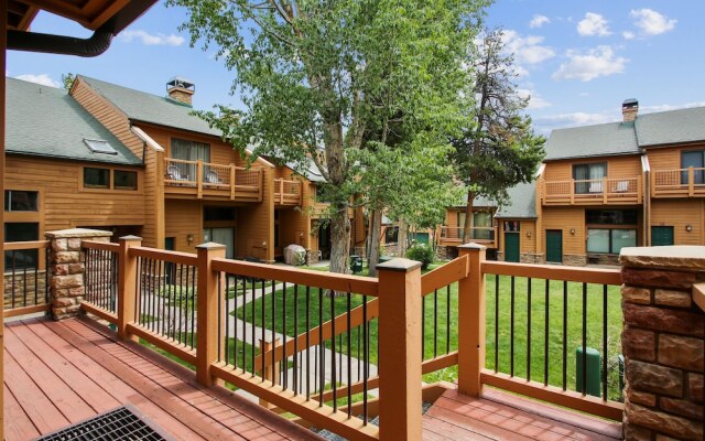 Cedars 53 3 Bedroom Condo by RedAwning