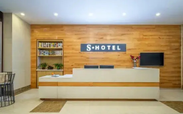 S·Light Luxury Hotel (Taiyuan South Railway Station Shanxi University Branch)