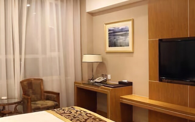 Lanze Holiday Hotel