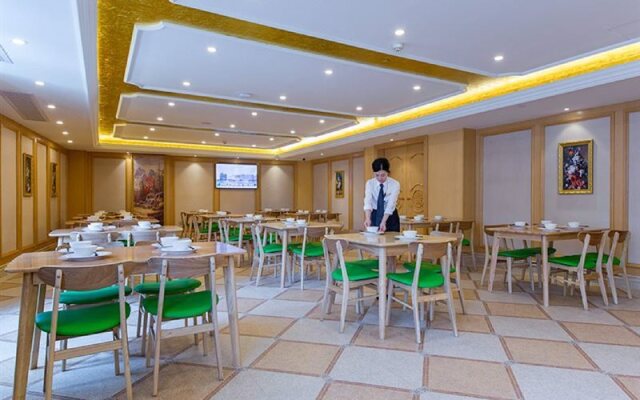 Vienna International Hotel (Enshi Cultural Center Airport)