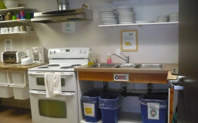 Basecamp Lodge Golden