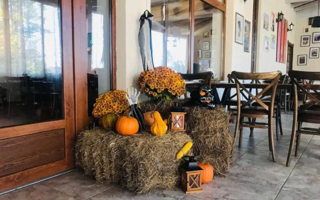 Semeen hotel i restorant Rajski zaliv