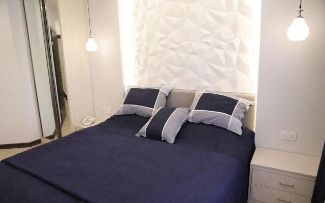 4 Room Hotel