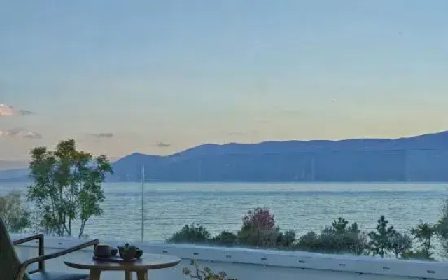 Wind and rain said sea view beauty villa