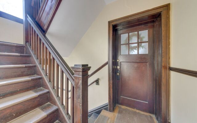 Inviting St Louis Apartment - Great Location!