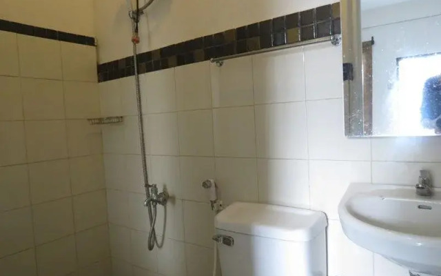 Monti's Place Dine & Bed