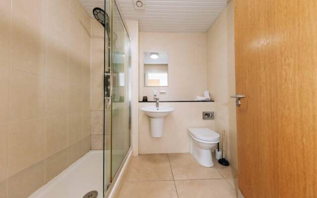 Chic & Radiant 1BD Flat Near Dublin City Centre!