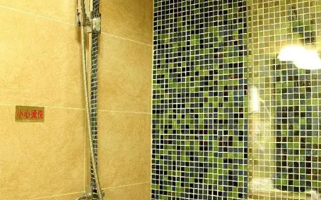 西昌芭堤雅商务酒店(火把广场店)