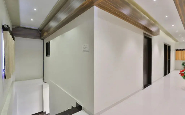 Raj Palace BY OYO Rooms