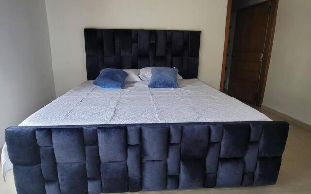 Amazing Medellín Views, Modern Villa with Jacuzzi