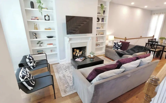 Serene Settler Capitol Hill - 4 Bedroom