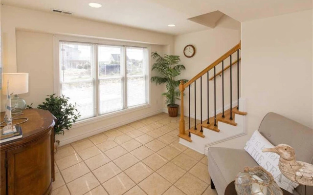 Coastal View V - 8 Br Home