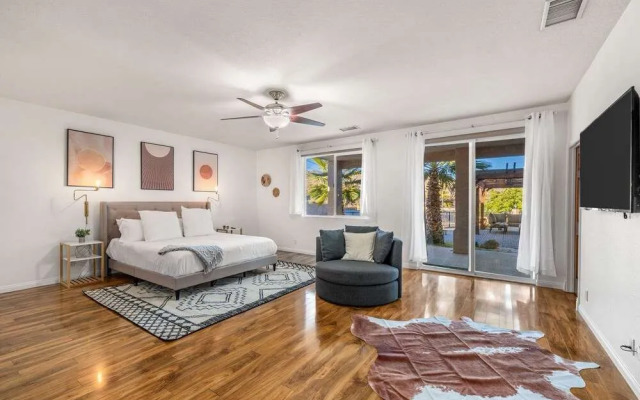 Palm View House