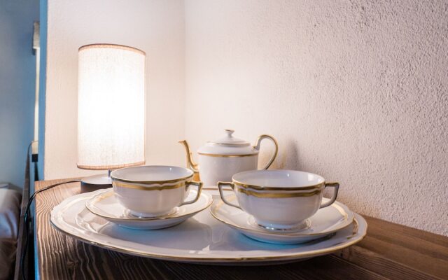 Smart Rooms & Restaurant