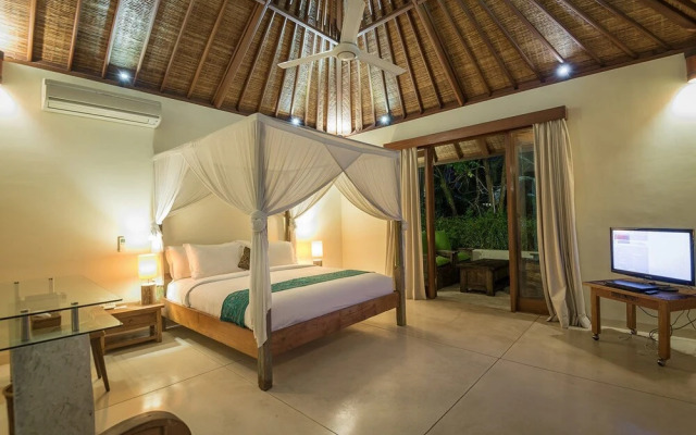 Villa Ku Tama by Villa Finder