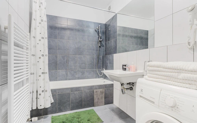 Deluxe loft with 3 bedrooms in Prague