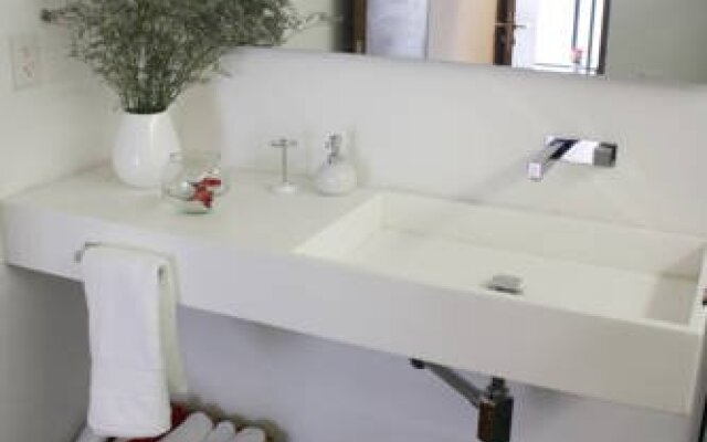 Exclusive Suite with Pool Well Located