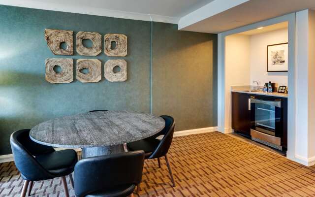 The Chattanoogan Hotel, Curio Collection by Hilton