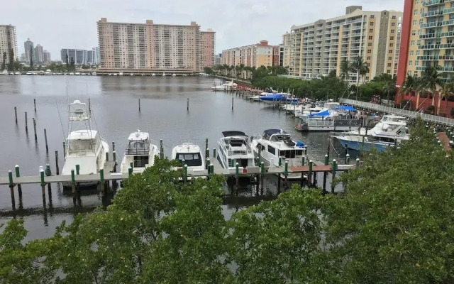 Big Place in Sunny Isles near Beach