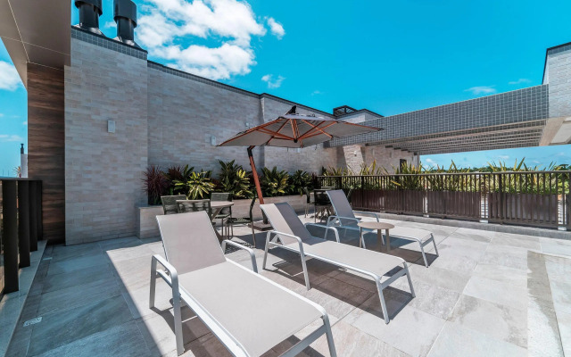 Apartamento 2 suítes com Piscina Centro Bombinhas