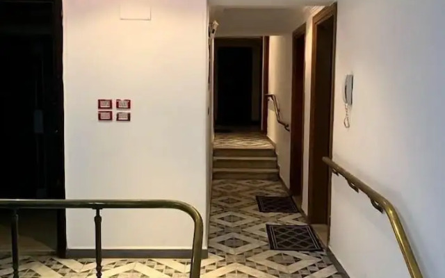 El Karnak Hostel