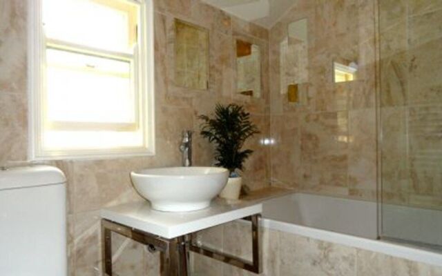 Artist Cottage B&B